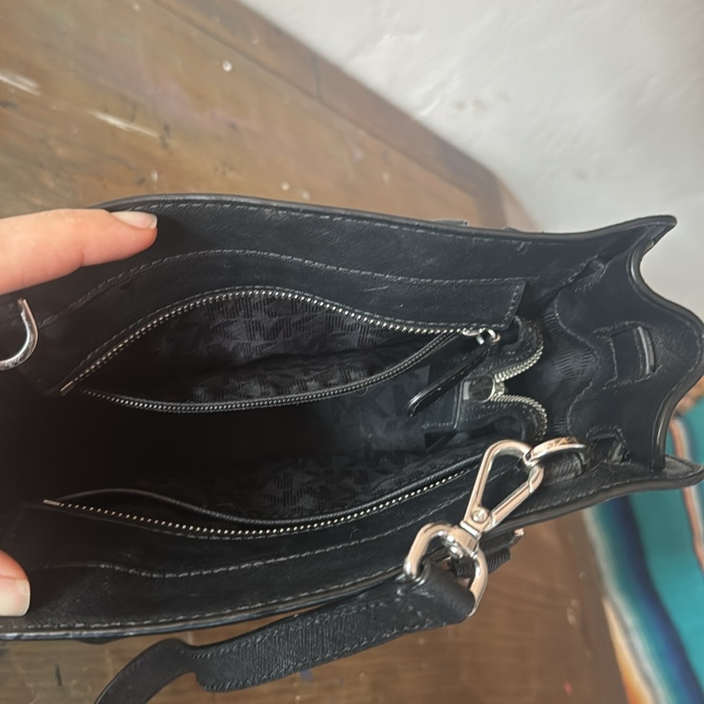 FINAL MARKDOWN Michael Kors Vintage Black Crossbody Bag - Picture 3 of 4